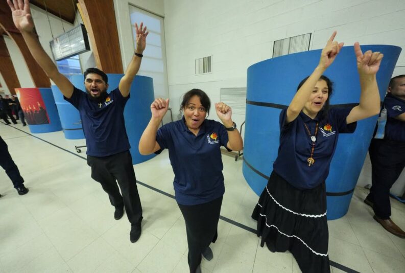 fb-1094082193990443_1301054372064363