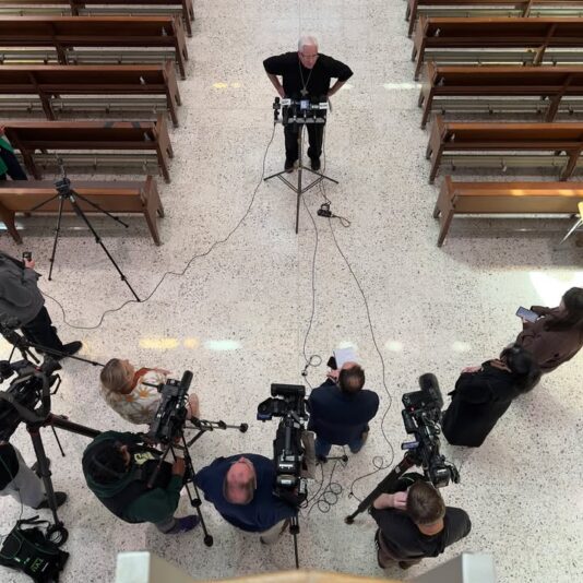 fb-355703527834405_1142196274617843