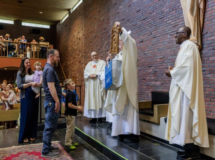 fb-424801330909662_1118472696973073