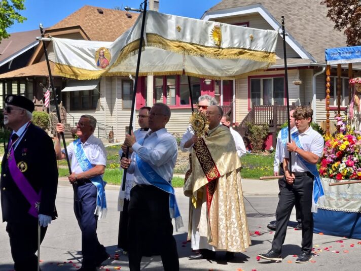 fb-355703527834405_1145084700995667