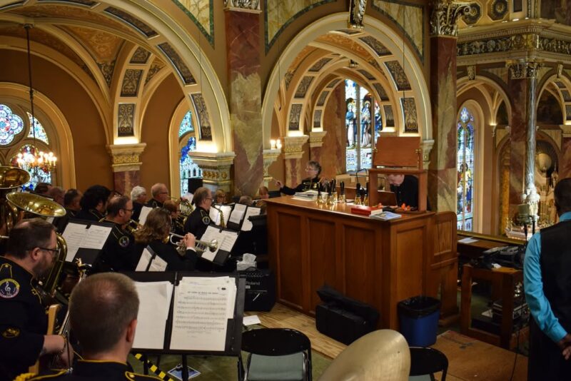 fb-355703527834405_1145697650934372