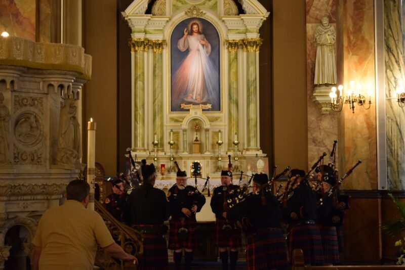 fb-355703527834405_1145697650934372