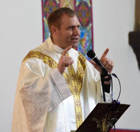 fb-1669188376658004_1306903214769338