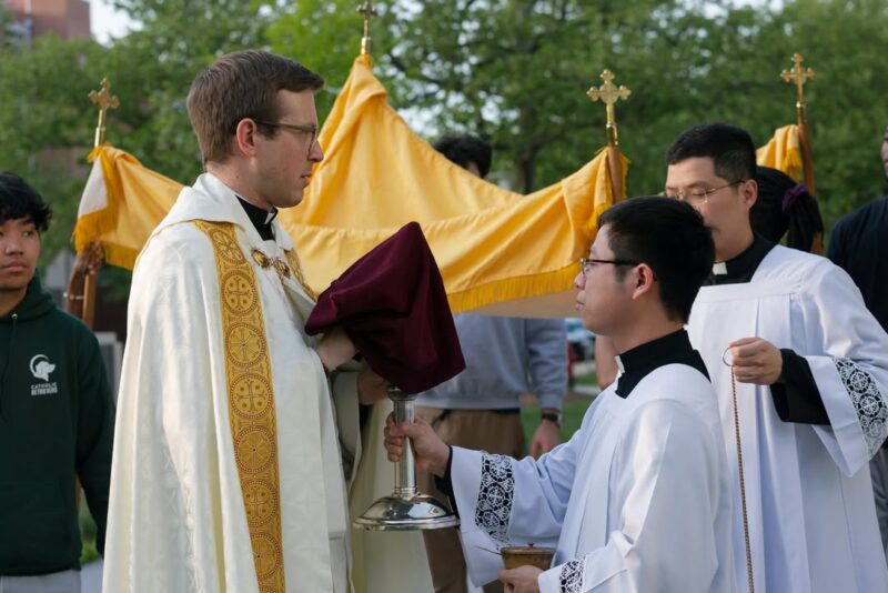 fb-107704176960_1091383179690493