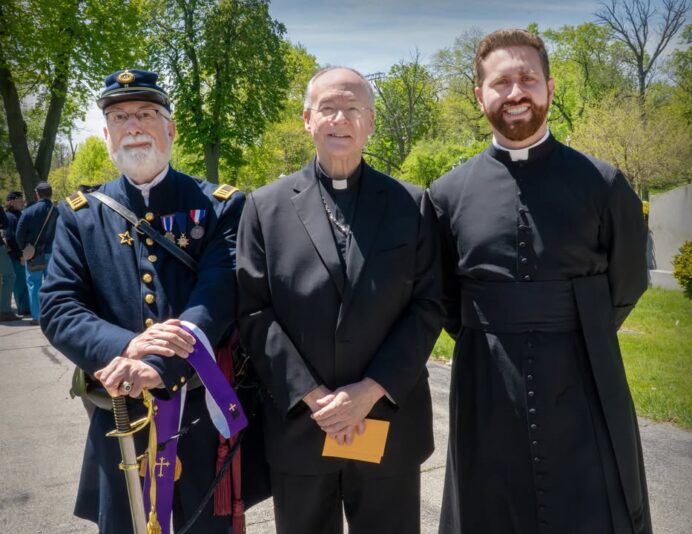 fb-355703527834405_1156393923198078