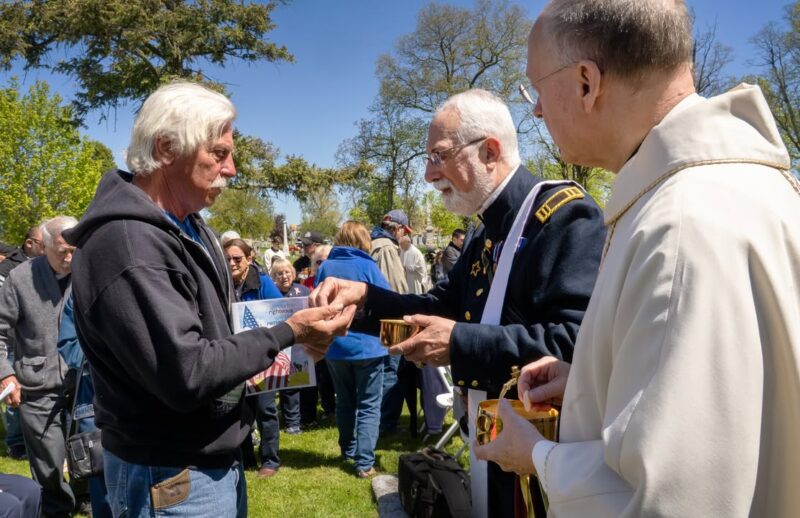 fb-355703527834405_1156393923198078