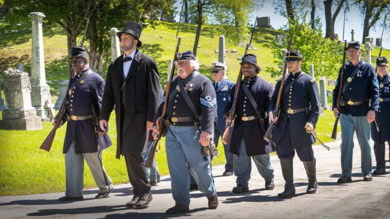 fb-355703527834405_1156393923198078