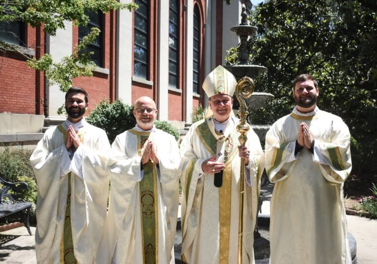 fb-1669188376658004_1317783813681278