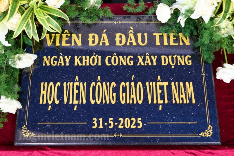 fb-1407235966182611_1020184836925552