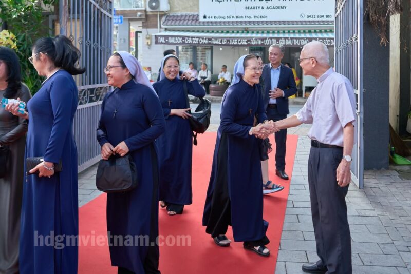 fb-1407235966182611_1020184836925552