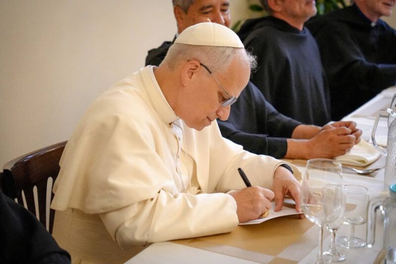 fb-1407235966182611_1020808800196489