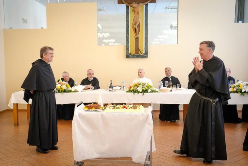 fb-1407235966182611_1020808800196489