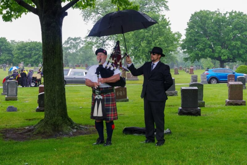 fb-127530903940386_1167100475448569