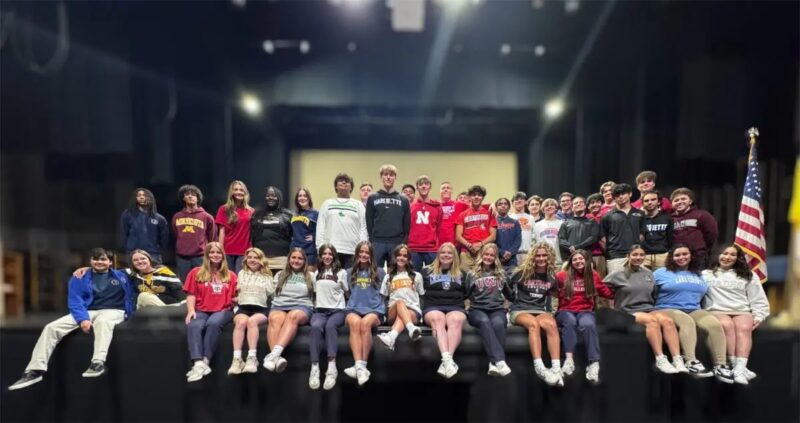 fb-355703527834405_1169075418596595