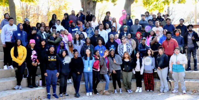 fb-355703527834405_1169075418596595