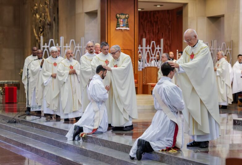 fb-424801330909662_1149748927178783