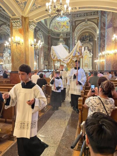 fb-355703527834405_1177713094399494