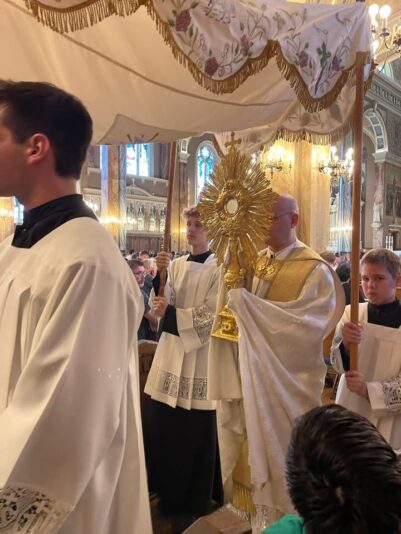 fb-355703527834405_1177713094399494