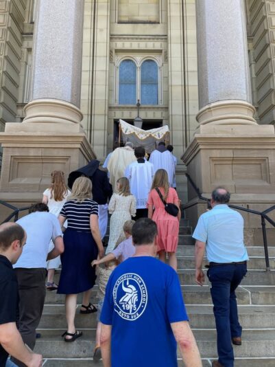 fb-355703527834405_1177713094399494