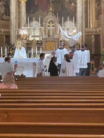 fb-355703527834405_1177713094399494