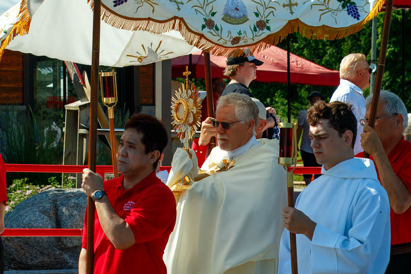 fb-355703527834405_1177707297733407