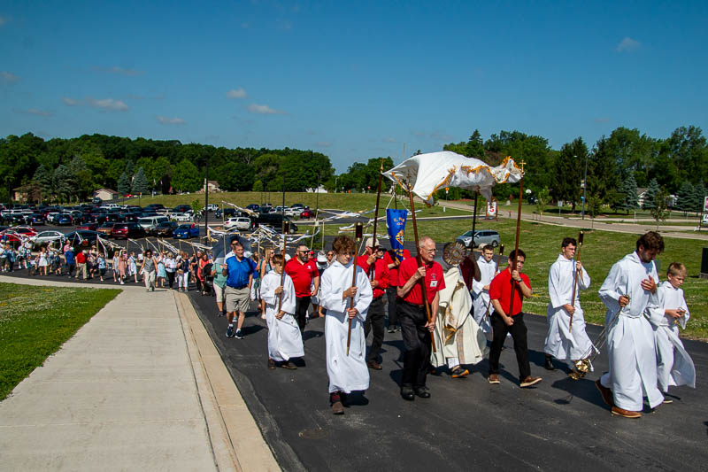 fb-355703527834405_1177707297733407