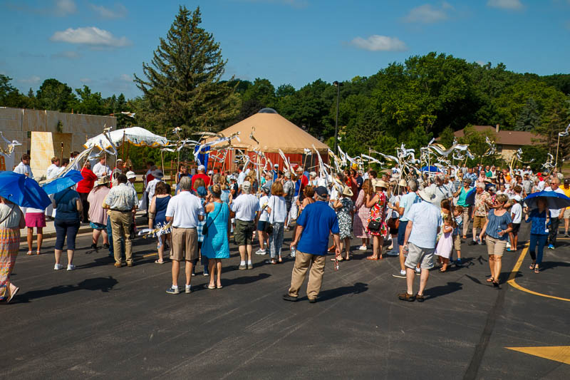 fb-355703527834405_1177707297733407