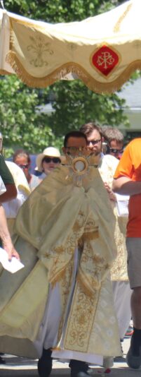 fb-355703527834405_1178551534315650