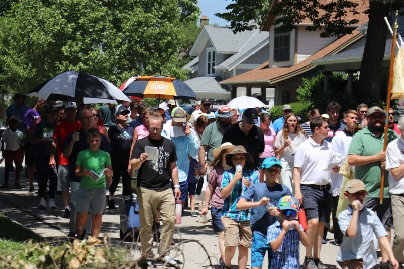 fb-355703527834405_1178551534315650