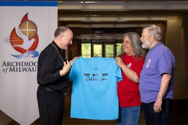 fb-355703527834405_1179403260897144