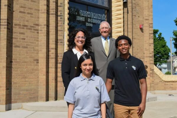 fb-355703527834405_1184496130387857