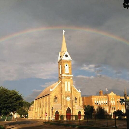 fb-355703527834405_1191594619678008