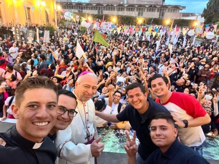 fb-285328895298373_754147734020811