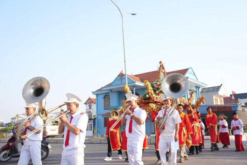 fb-104570015177619_868733938995687