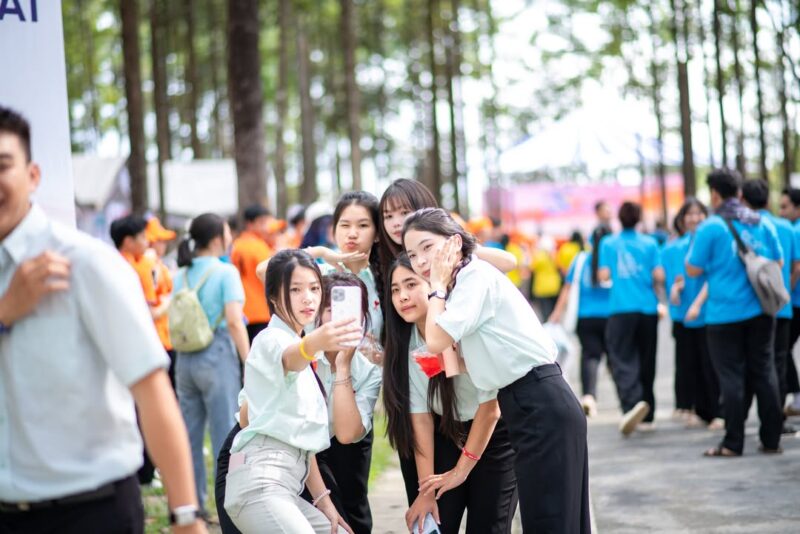 fb-585442494803518_1261470449350835