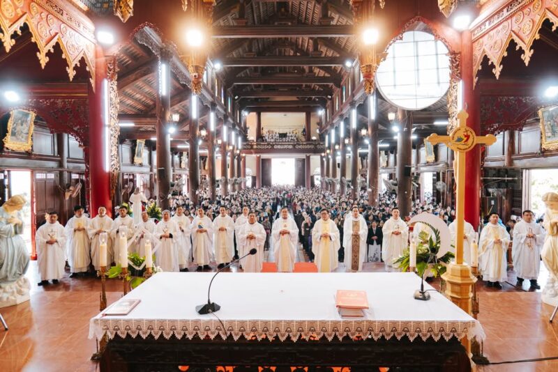 fb-104570015177619_868748392327575