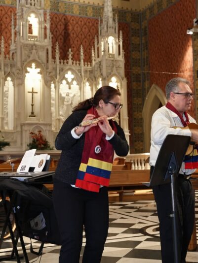 fb-254469157605_1252617676909017