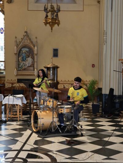 fb-254469157605_1252617676909017