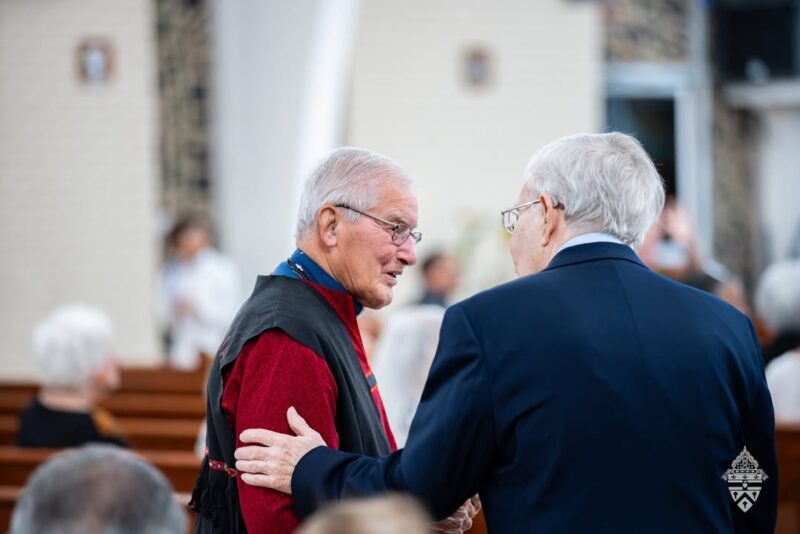 fb-695846880481318_832242086104555