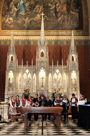 fb-254469157605_1252617676909017