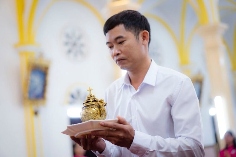 fb-732768673513037_1160975432826006