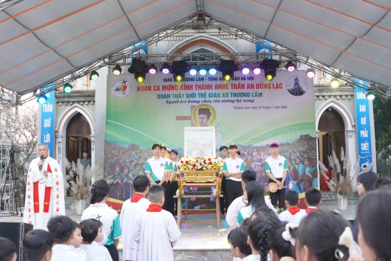 fb-1578851229095483_1254348280069744