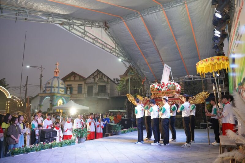 fb-1578851229095483_1254348280069744