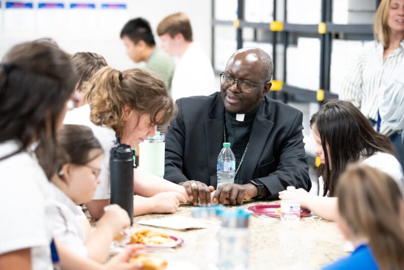 fb-695846880481318_832748312720599