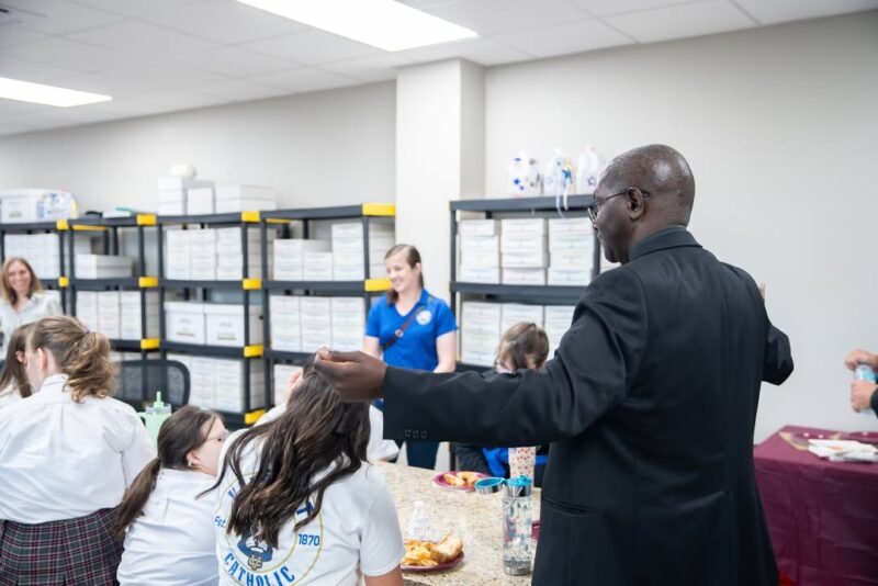 fb-695846880481318_832748312720599