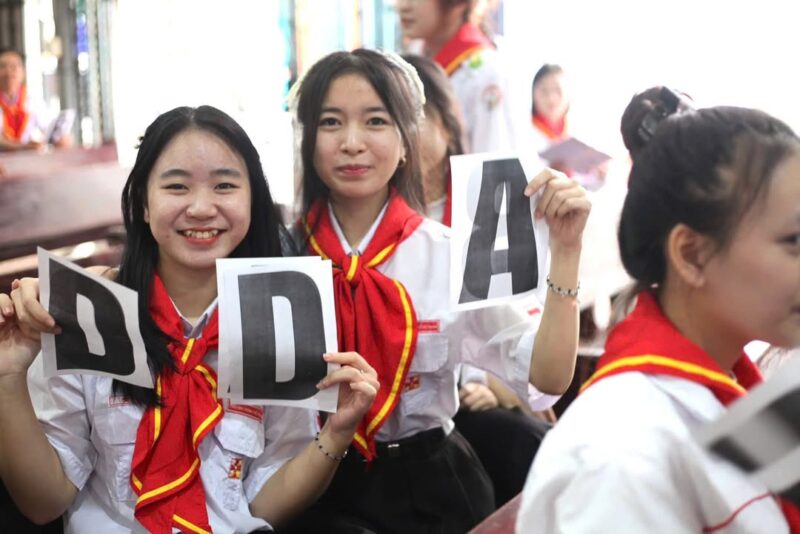 fb-104570015177619_870037995531948