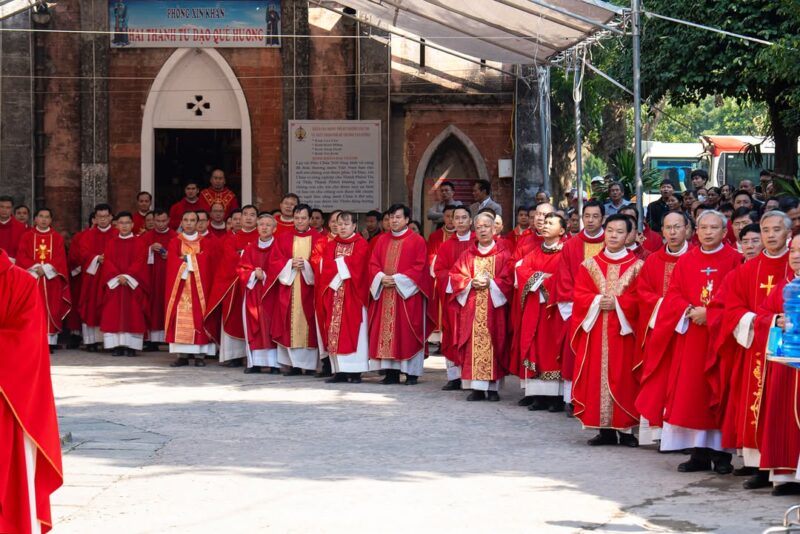 fb-732768673513037_1162595409330675