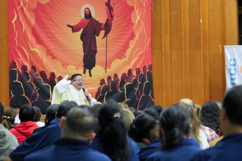 fb-1094082193990443_1422885086503846