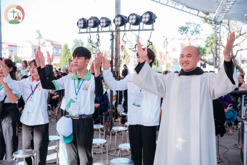 fb-732768673513037_1163407365916146