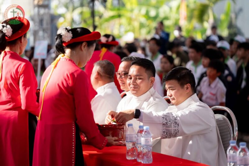 fb-732768673513037_1163407365916146